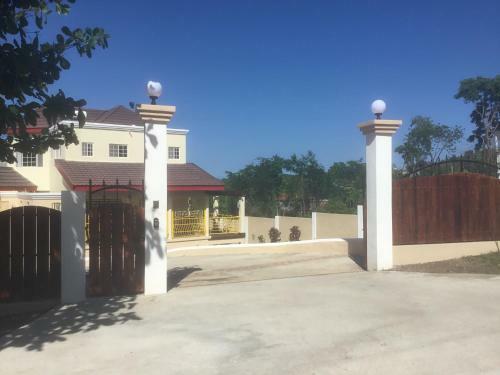 Hostal Cool Breeze Discovery Bay