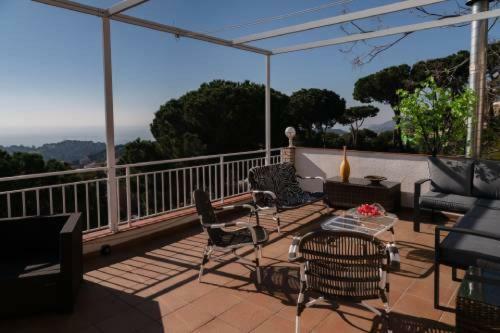 Lloret de Mar -villa Sleeps 9 With Pool , Seaview, Wifi, Streamingservices