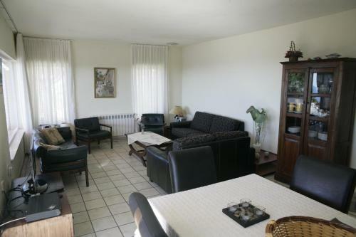Lloret de Mar -villa Sleeps 9 With Pool , Seaview, Wifi, Streamingservices