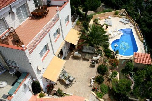 Lloret de Mar -villa Sleeps 9 With Pool , Seaview, Wifi, Streamingservices