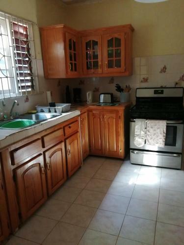 Comfortable Room In Shared House. Private Bathroom
