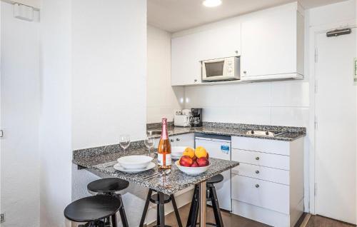 Nice Apartment In Lloret de Mar With Wifi And 1 Bedrooms