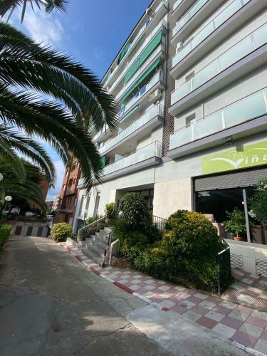 Cosy 1-bed Apartment With Pool