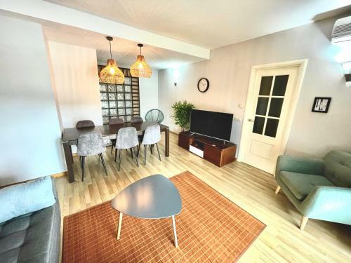 Fenals Beach&chic, Pk, Top Apartment Full Equipped