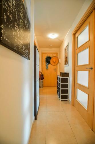 Apartamento De 3 Dormitorios Equipado Fenals
