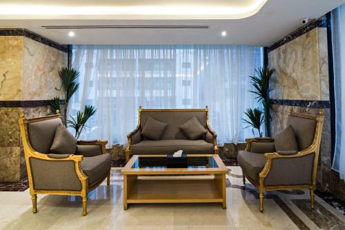 Ozone Hotel