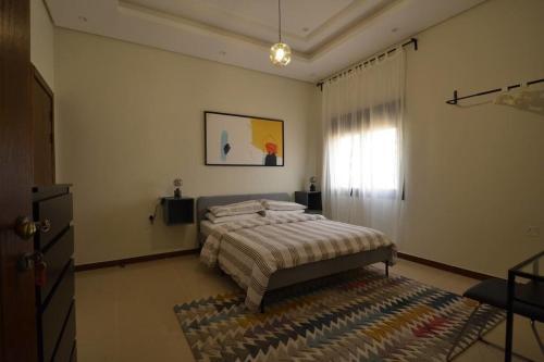 Comfy 2 Bedroom Apartment Great Location
