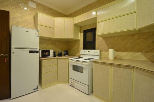 Comfy 2 Bedroom Apartment Great Location