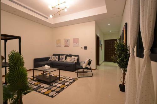 Comfy 2 Bedroom Apartment Great Location