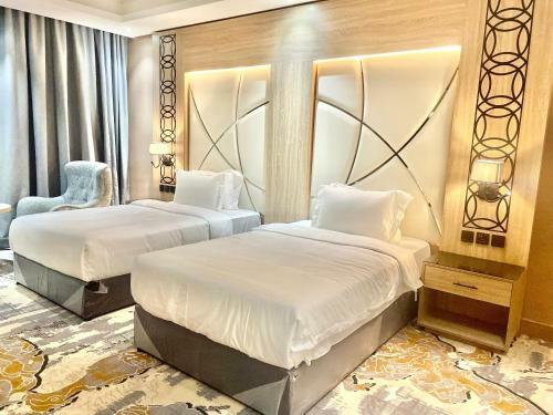 Mirnian Hotel