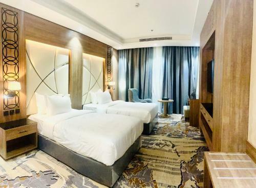 Mirnian Hotel