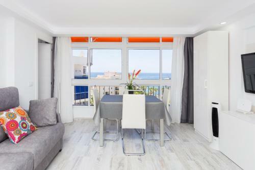 Apartamento 63 Los Cristianos Sea Front