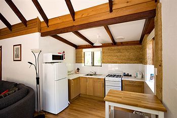 Lodge Bussells Bushland Cottages