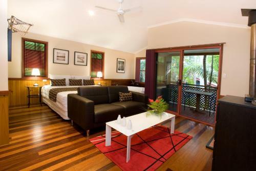 Hotel Amore On Buderim Rainforest Cabins