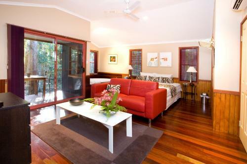 Hotel Amore On Buderim Rainforest Cabins