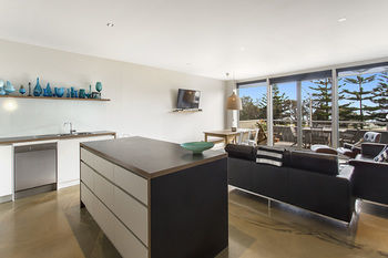 Aquabelle Apartments