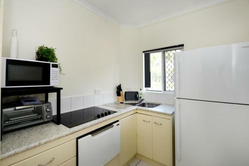 Cairns Golden Sands Beachfront Apartments