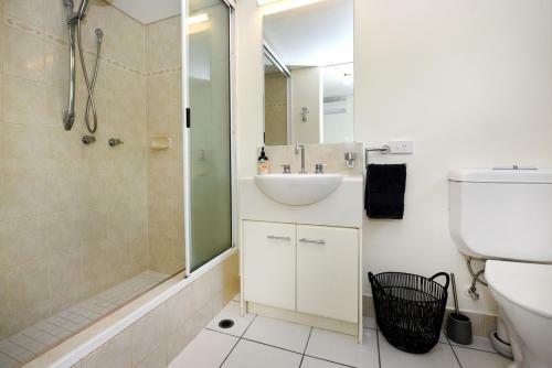 Cairns Golden Sands Beachfront Apartments