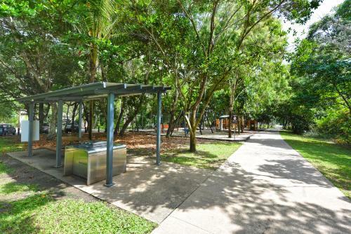 Cairns Golden Sands Beachfront Apartments