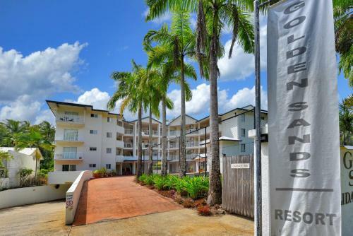 Cairns Golden Sands Beachfront Apartments