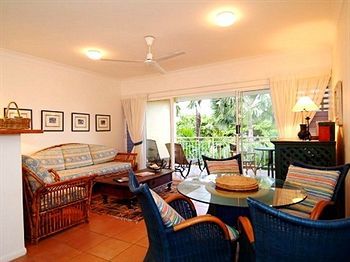 Aparthotel The York Beachfront Holiday Apartments