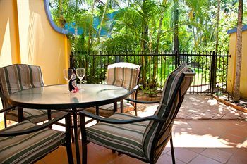Aparthotel The York Beachfront Holiday Apartments