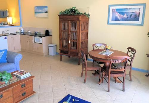 Al Mare Beachfront Retreat
