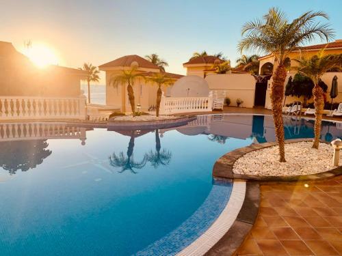 Los Cristianos Beach Front Sunset Villa