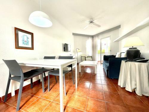 Apartamento Con Balcon, Piscina, Cerca Playa En Tenerife Sur
