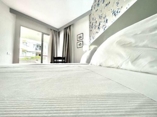 Apartamento Con Balcon, Piscina, Cerca Playa En Tenerife Sur
