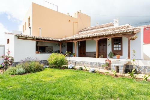 Home2book Luxury El Bebedero de Los Sauces's House