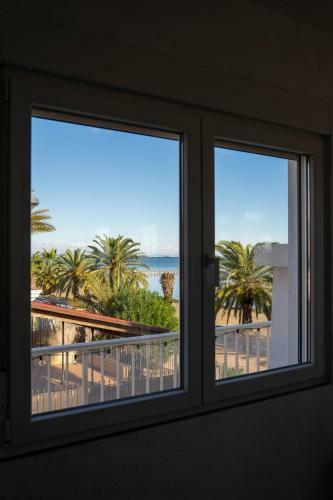Fantastic, Front Line, Penthouse Apartment With Amazing Views