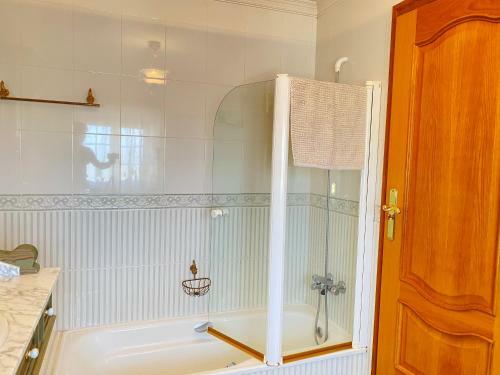 Magnifico Chalet Con Piscina !!!
