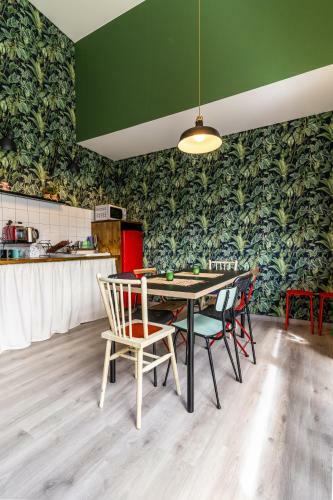 Four Rooms Hostel