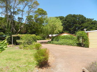 Twelve Apostles Motel & Country Retreat