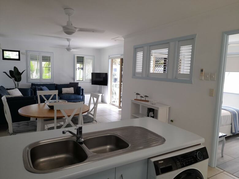 Aparthotel Airlie Apartments