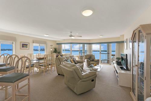 Aparthotel Riviere On Golden Beach