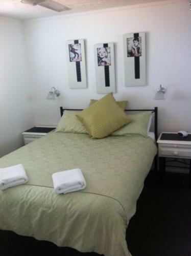 Aparthotel Merrima Court Holidays