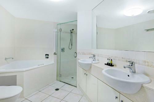 Hotel Shearwater Resort