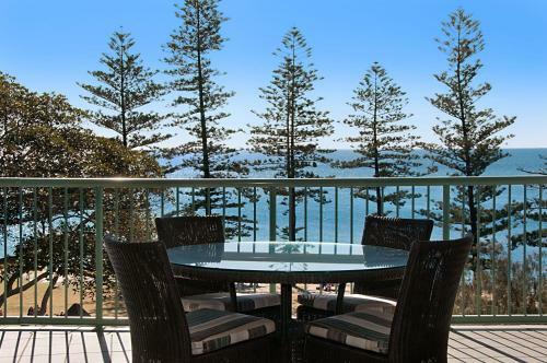 Hotel The Norfolks On Moffat Beach