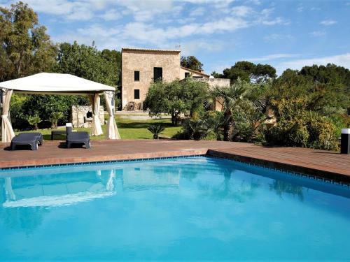 Luxury Villa In Manacor With Private Terrace And Garden