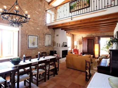 Luxury Villa In Manacor With Private Terrace And Garden