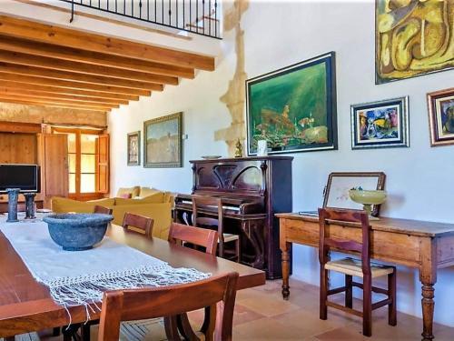 Luxury Villa In Manacor With Private Terrace And Garden