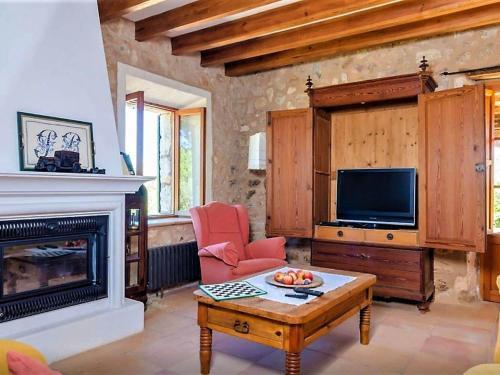 Luxury Villa In Manacor With Private Terrace And Garden