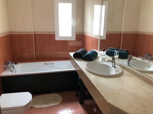 Seashape Apartment In Manilva