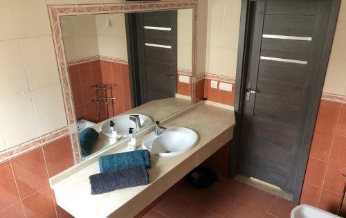 Seashape Apartment In Manilva
