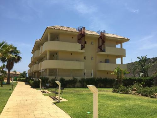 Quiet Hillside Apartment With Beautiful Terrace Just 5 Minutes Walk From Beach