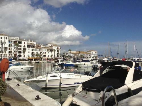 Quiet Hillside Apartment With Beautiful Terrace Just 5 Minutes Walk From Beach