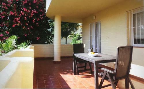 Quiet Hillside Apartment With Beautiful Terrace Just 5 Minutes Walk From Beach