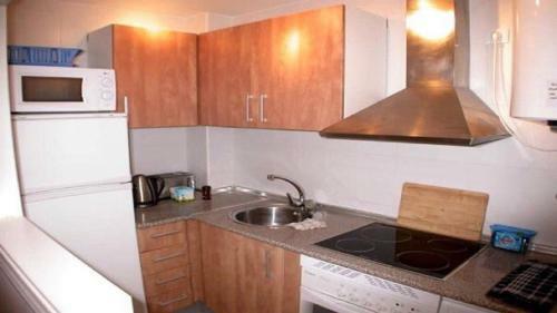 Quiet Hillside Apartment With Beautiful Terrace Just 5 Minutes Walk From Beach